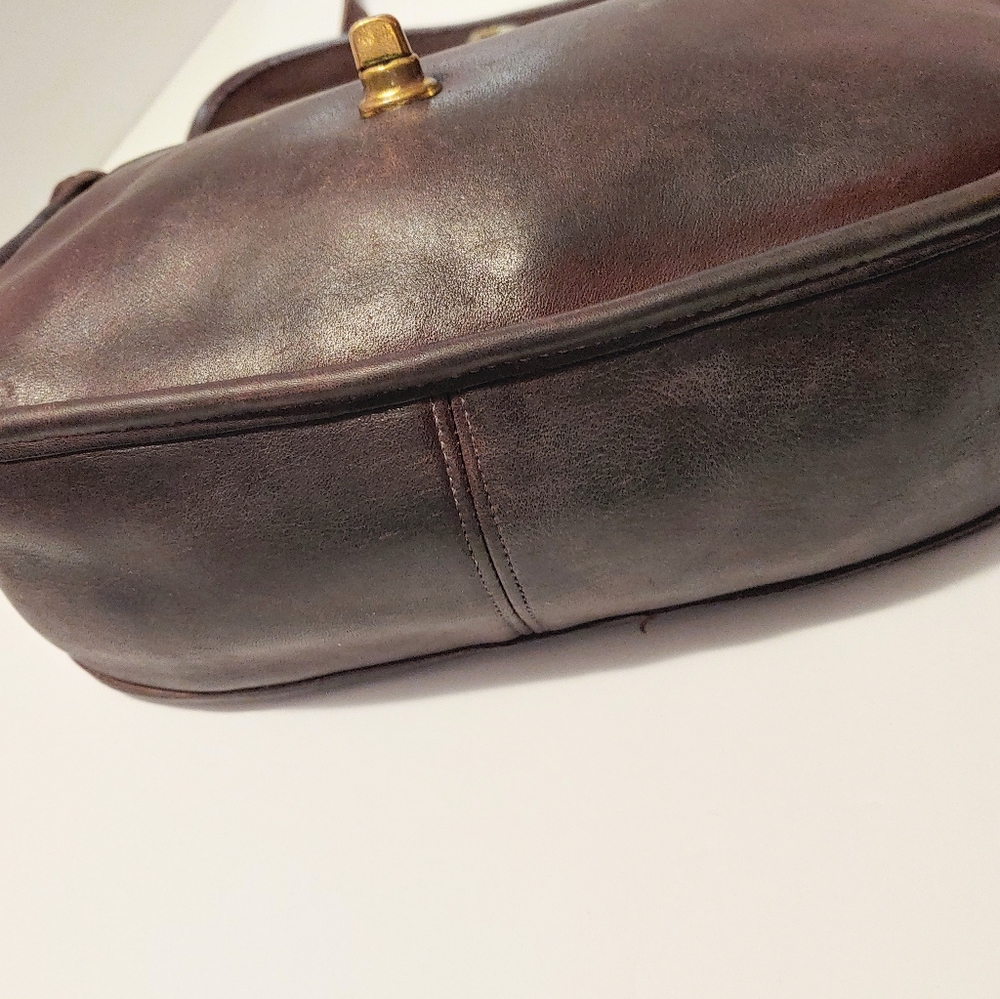 Vintage Coach City Crossbody - Picture 6 of 13